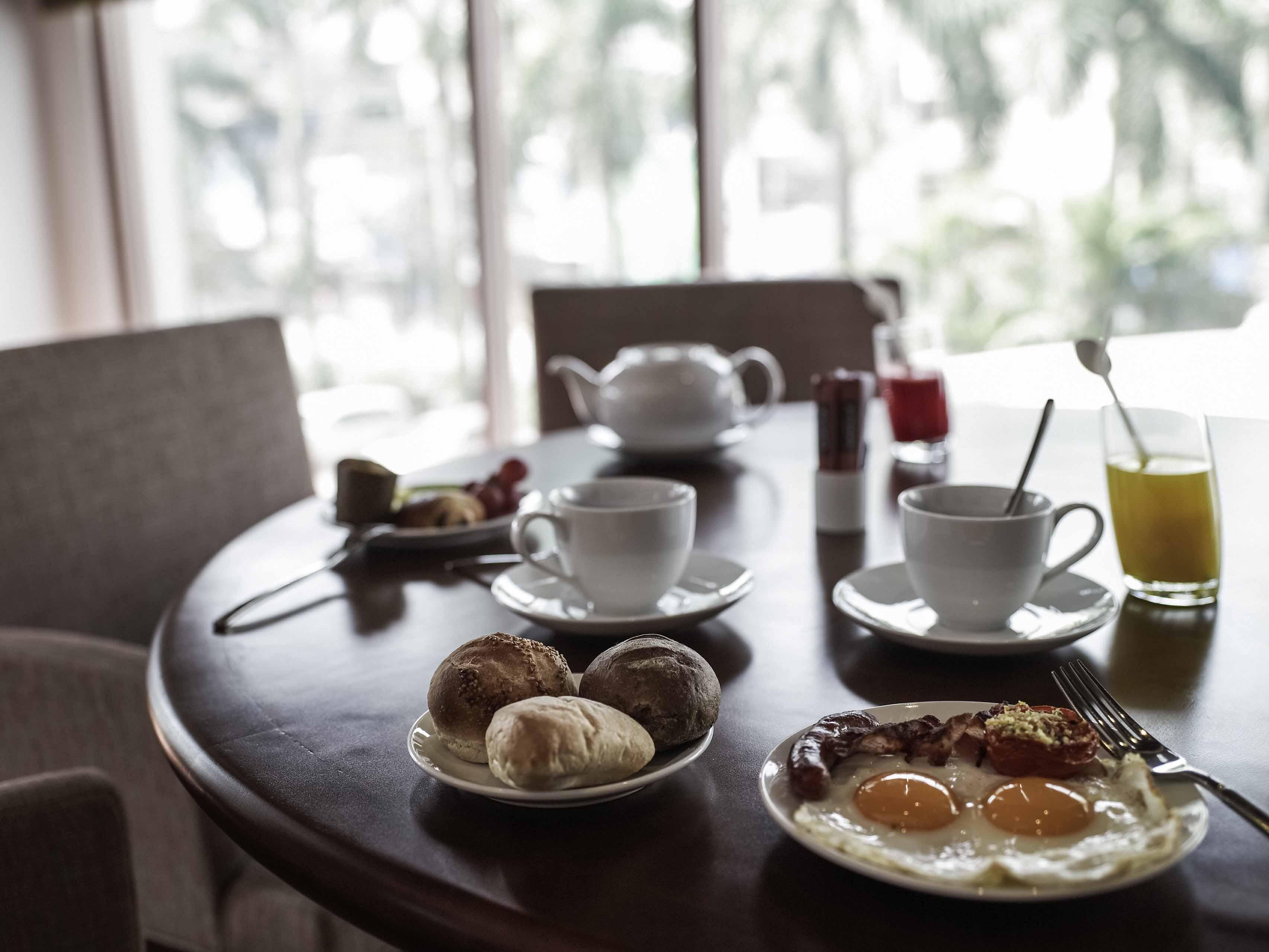 Pullman Hanoi Hotel Exterior photo